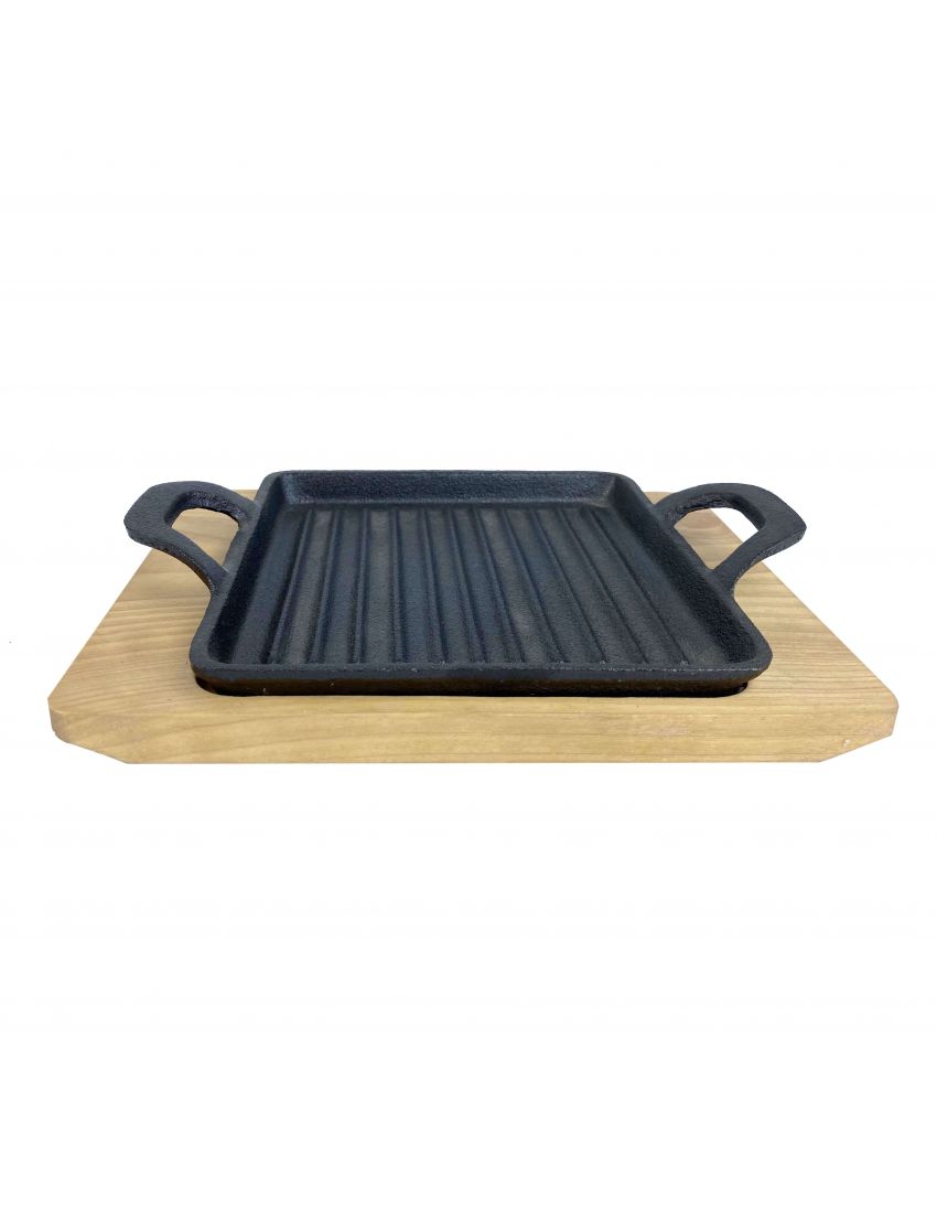 Cast iron pan with 2 handles 19.5x14 cm with wooden base