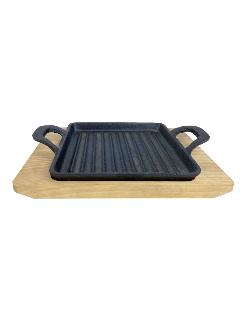 Cast iron pan with 2 handles 19.5x14 cm with wooden base